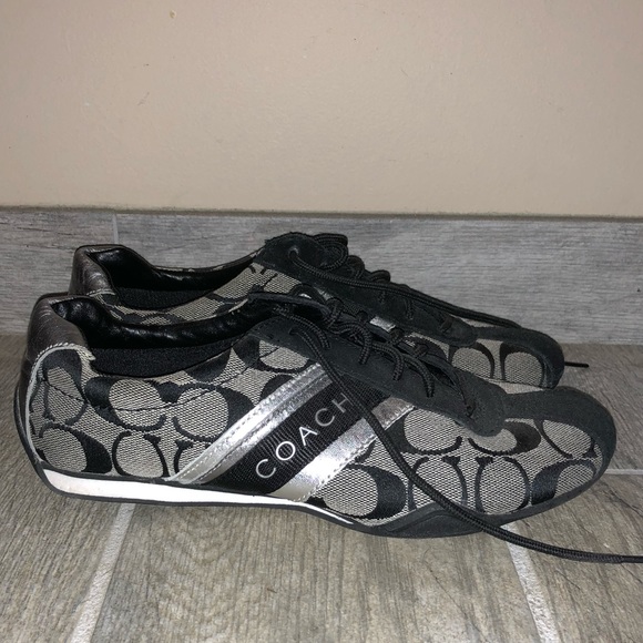 Coach women’s shoes size 7 - Picture 5 of 5